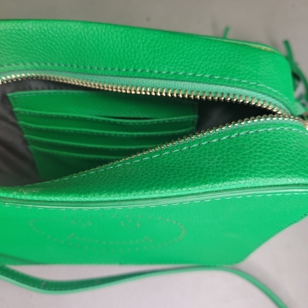 [NWOT] SMILEY FACE 😊 GREEN CAMERA BAG WITH TASSEL (from Korea)💚 - Picture 7 of 14